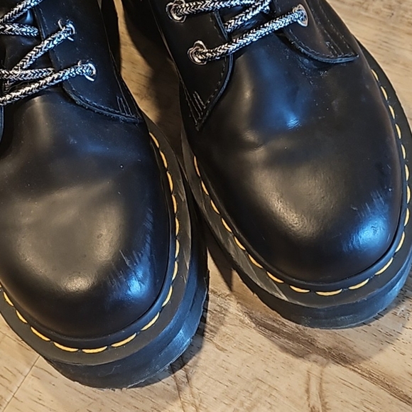 Hello Kitty Doctor Martens Jadon - Picture 3 of 3